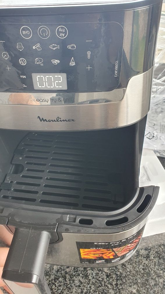 Fritadeira Air fryer e grill 4,5L da Moulinex  Nova