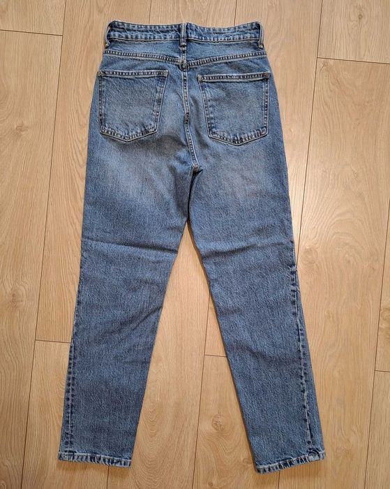 Damskie jeansy ZARA, rozmiar 34, super jakość i atrakcyjna cena!