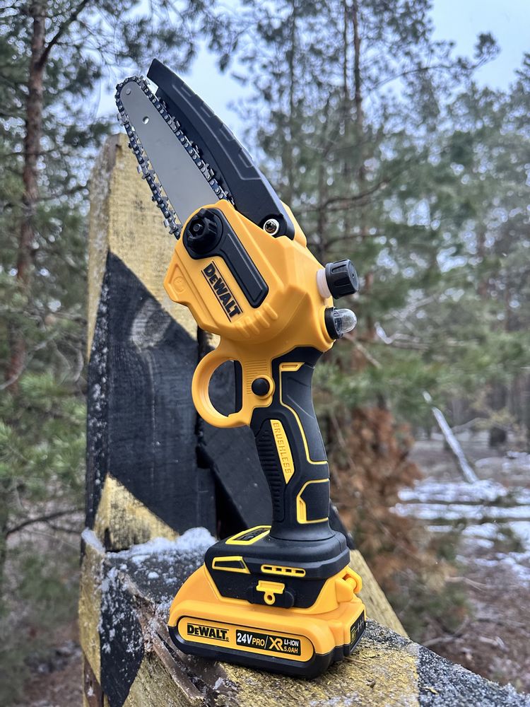 Аккумуляторная мини пила Dewalt DCM 160 N