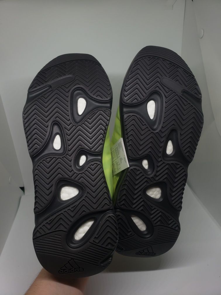NOWE Yeezy 700 MNVN Phosphor 43⅓ 9.5 Oryginalne DS