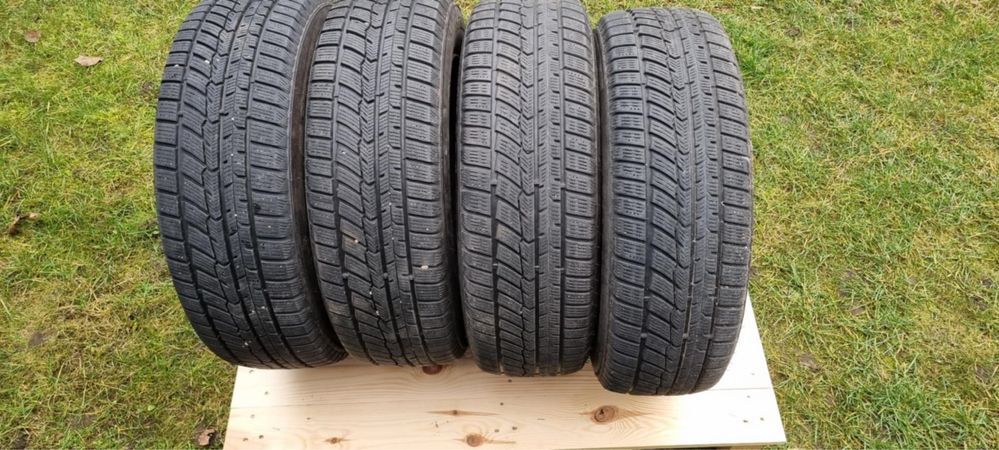 Opony zimowe z felgami 195/65 r. 15