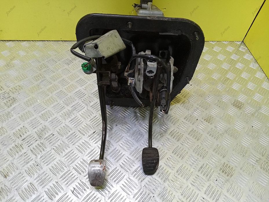 Педальний вузол Рено Трафік 2 Опель Віваро 2.0