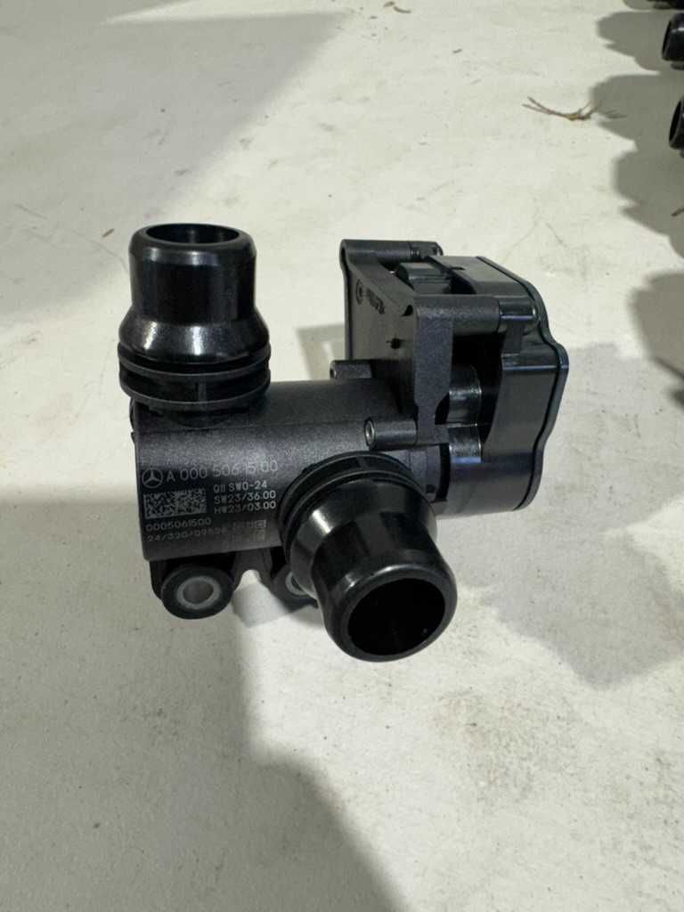 Termostat Zawór wody Mercedes W907 W910 W447 W205 OE Nowy! Komp!