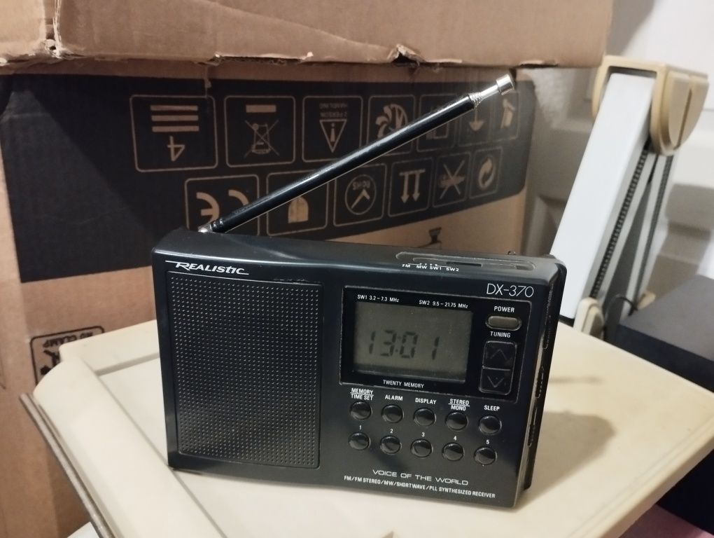 Радиоприемник Realistic DX-370