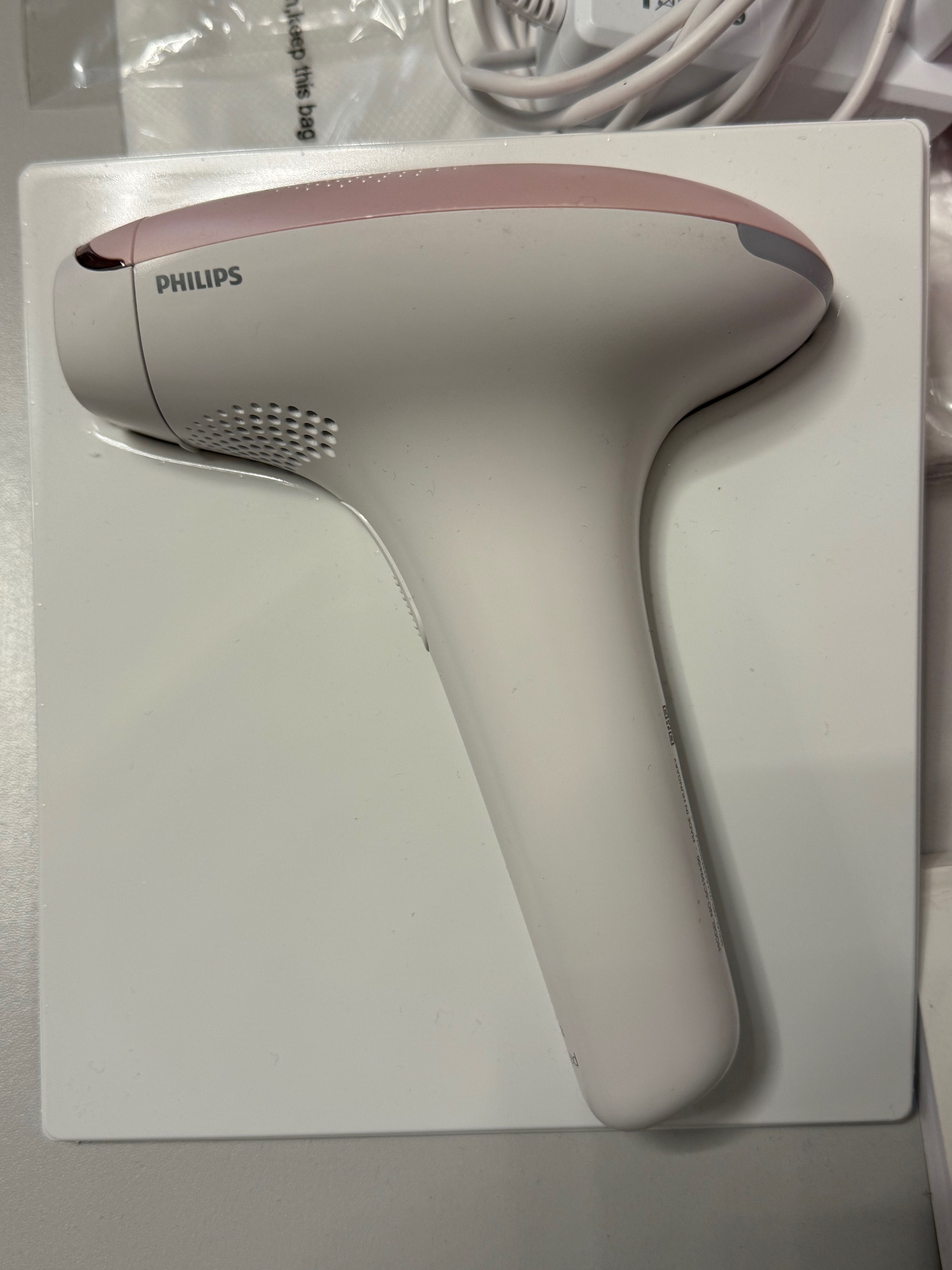 Фотоєпілятор Philips Lumea