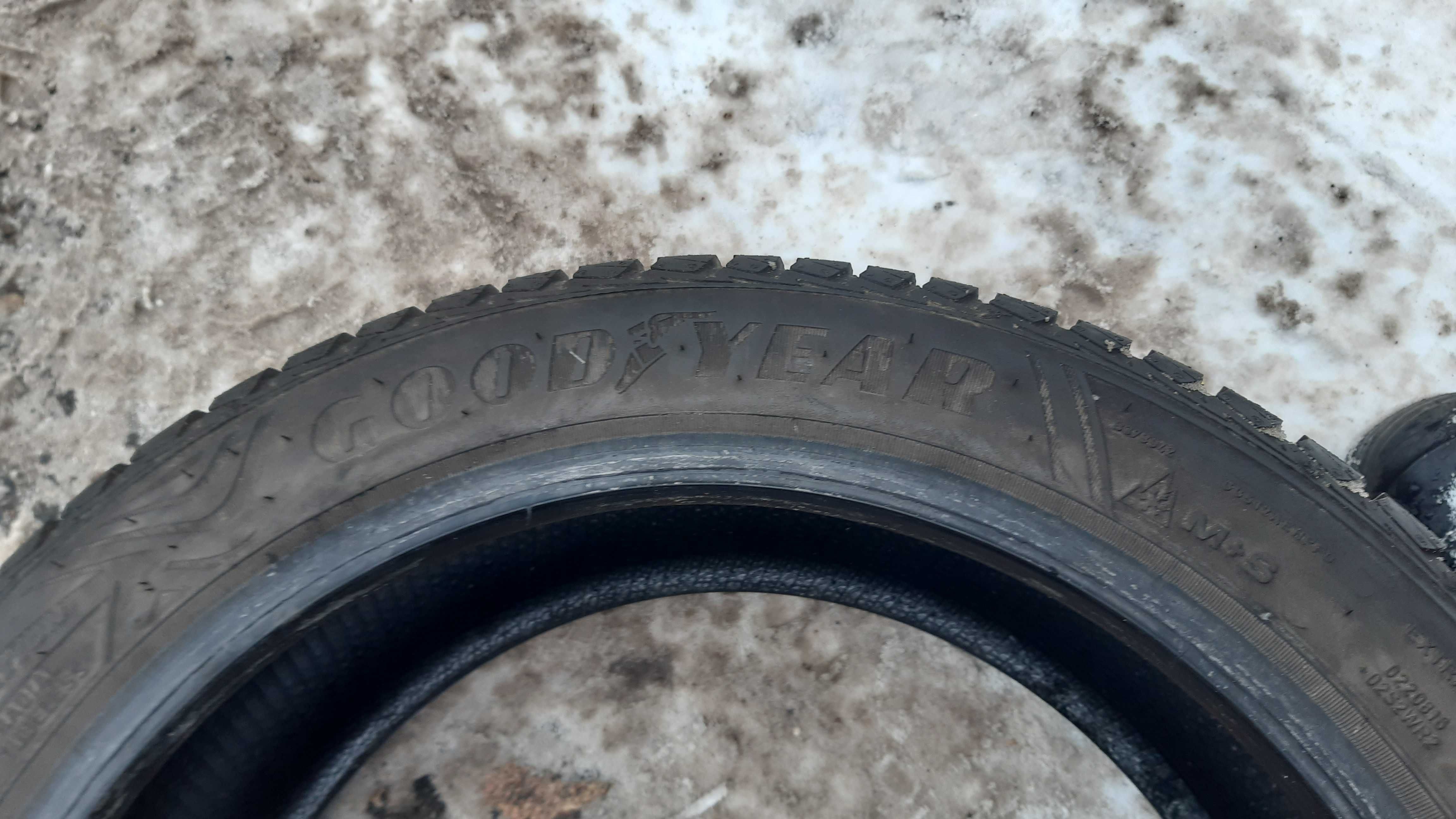 Opony caloroczne 215.45.17 Goodyear 7mm TOP-CAR