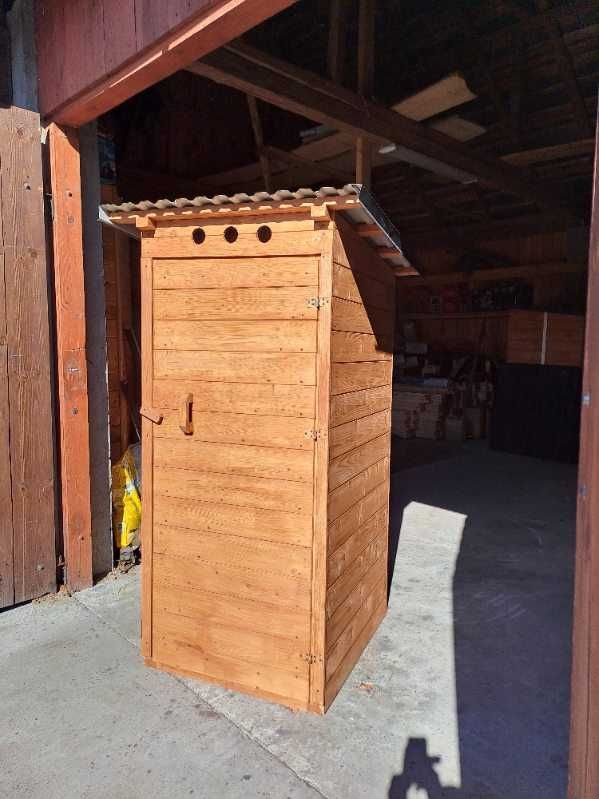 Toaleta wychodek wc szalet