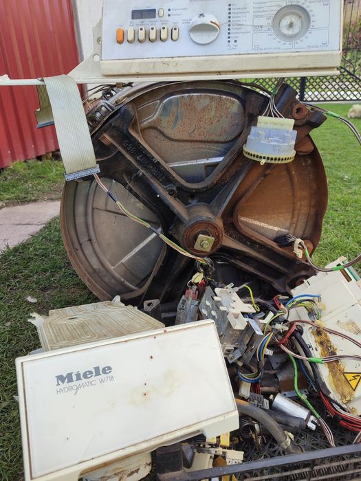 Пральна машина мілі.