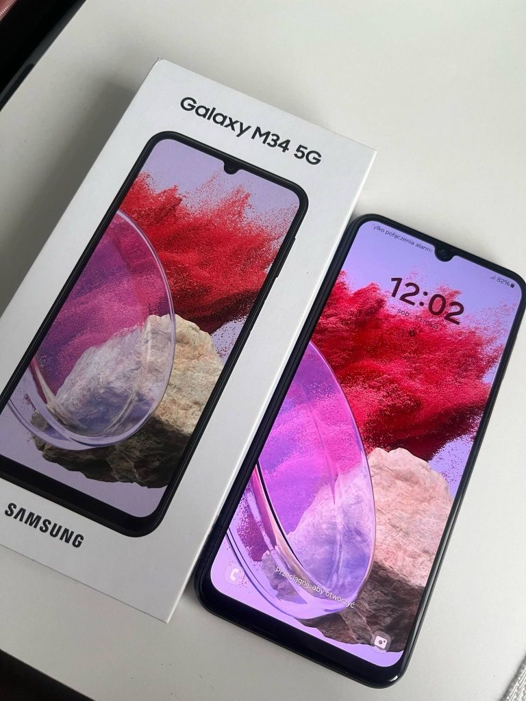 Samsung M 34 telefon