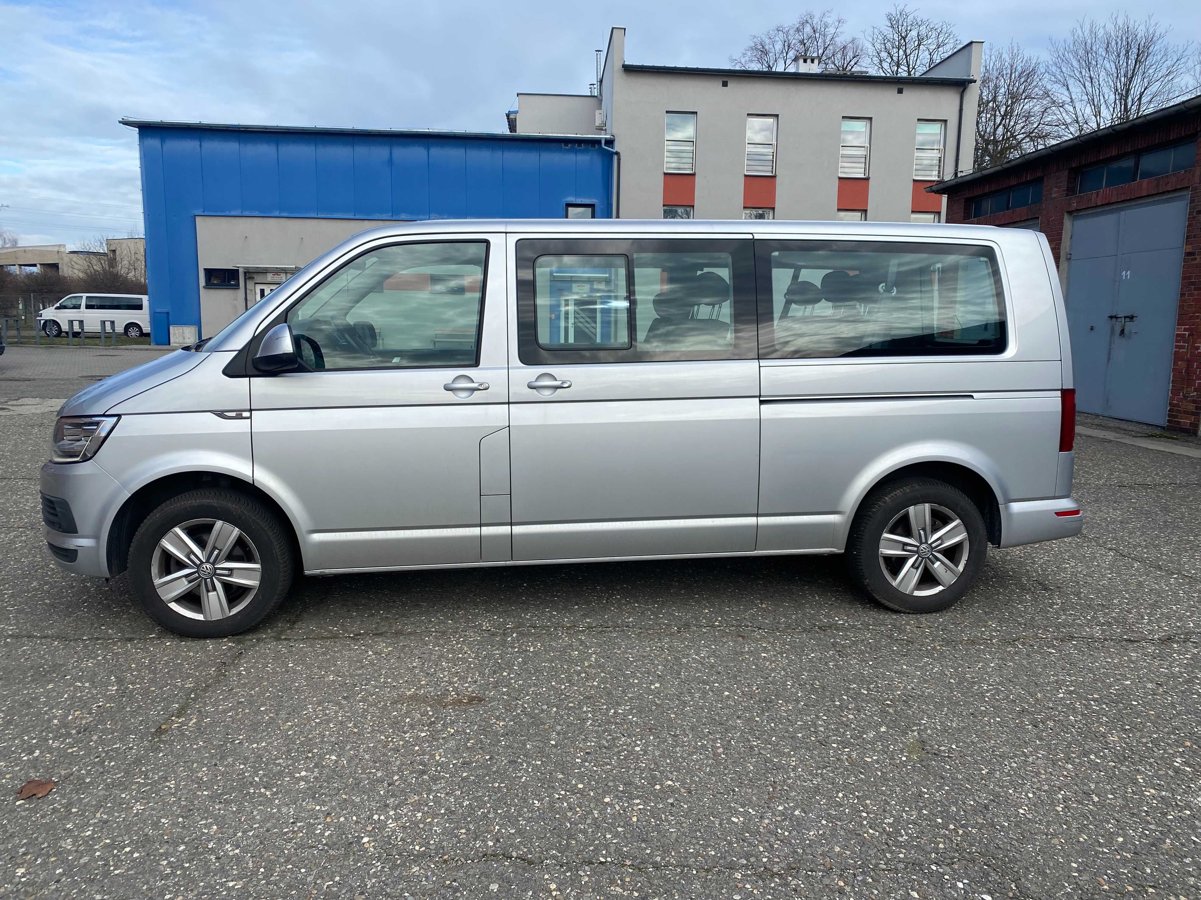 Wynajem busa Volkswagen Caravelle - 8 osobowy
