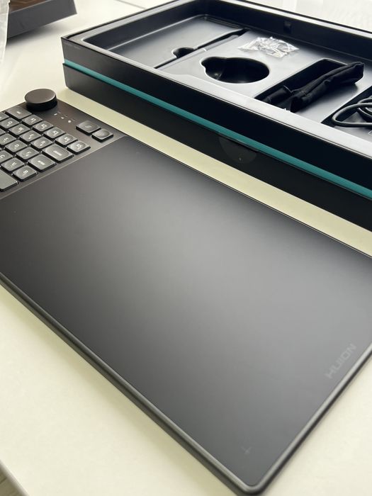 Графічний планшет Huion KD200 з клавіатурою