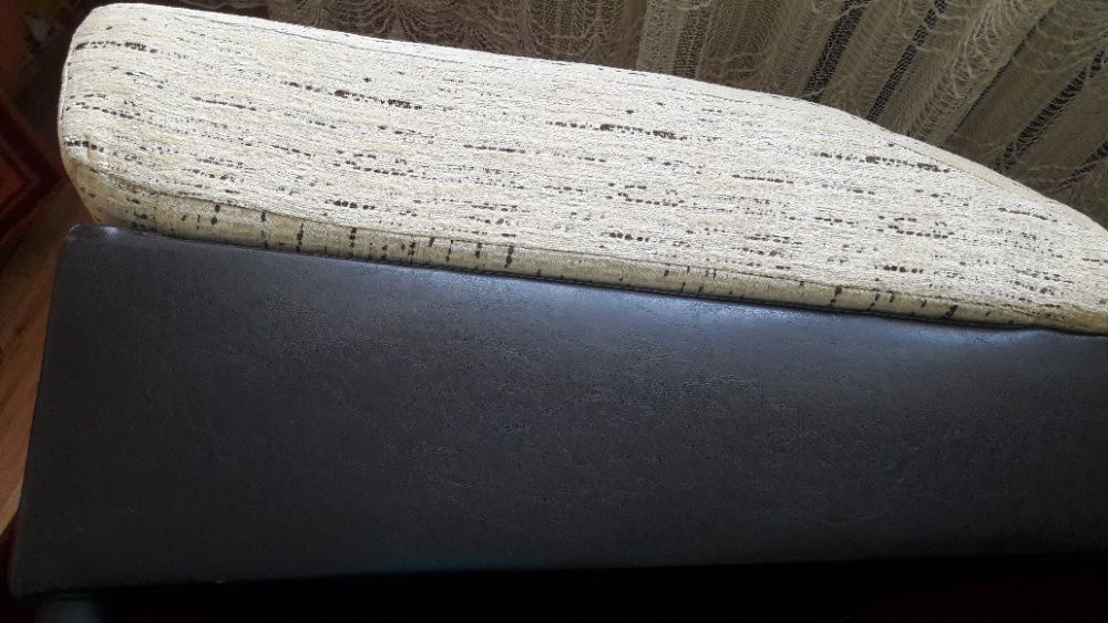 Pufa ,duży podnóżek siedzisko -kolor ecru