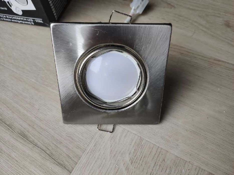 7 lampek do sufitu kartonowo-gipsowego