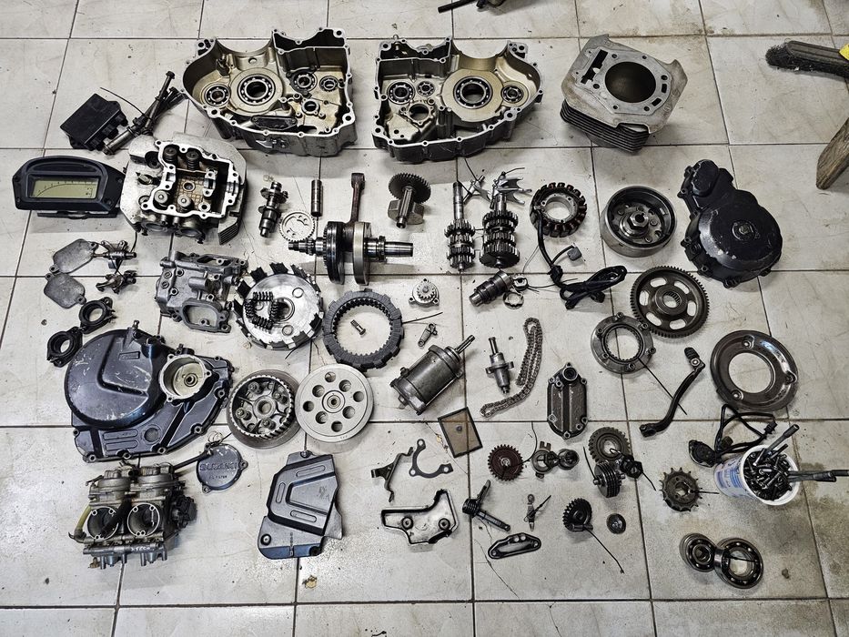 Suzuki XF 650 silnik części wał karter kapa skrzynia sprzęgło głowica