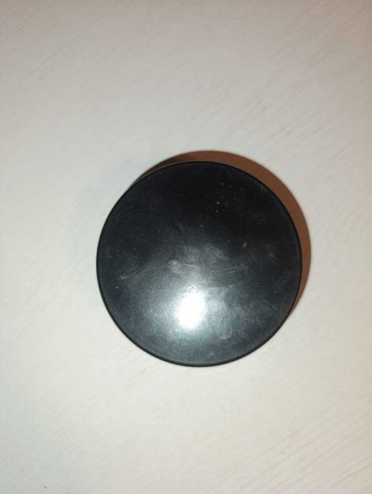 Krążek oficjalny do gry w hokeja na lodzie. Słowacja