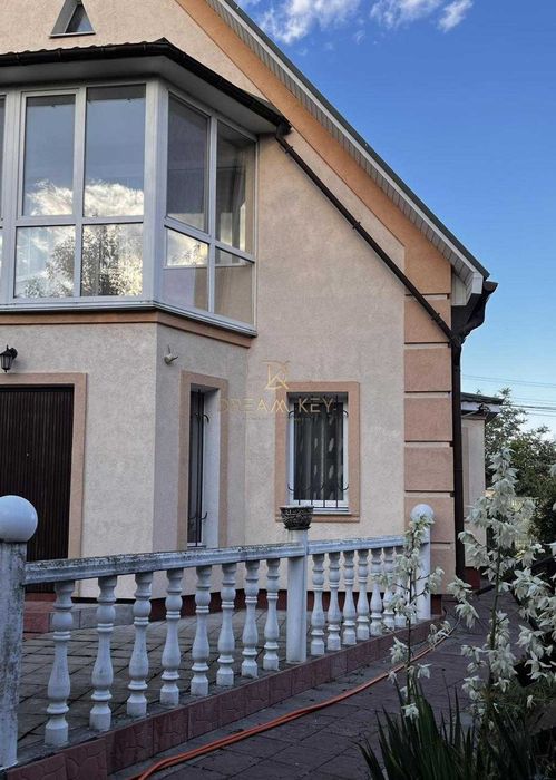 Продам теплий будинок 210кв, 3 спальні, камін, вихід до річки Осокорки