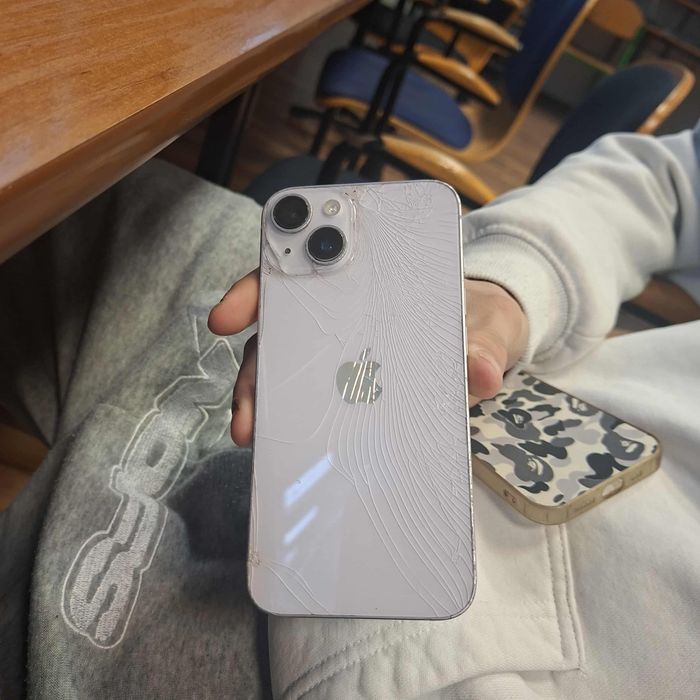 Iphone 14 77% bateri