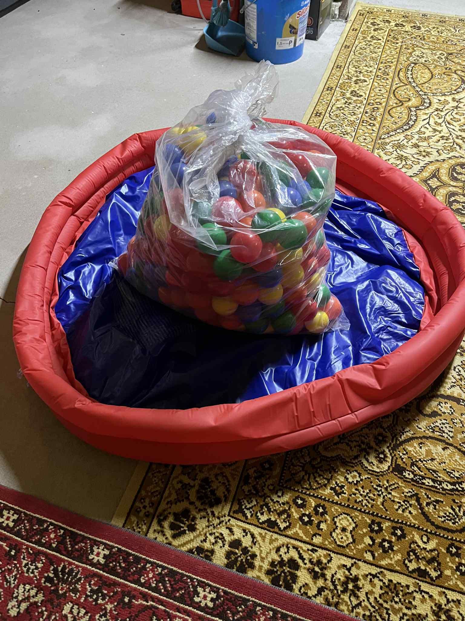 Basen suchy z kulkami