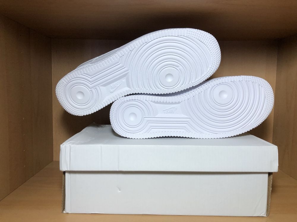 Nike Air Force 1 Branco | Tamanho 42