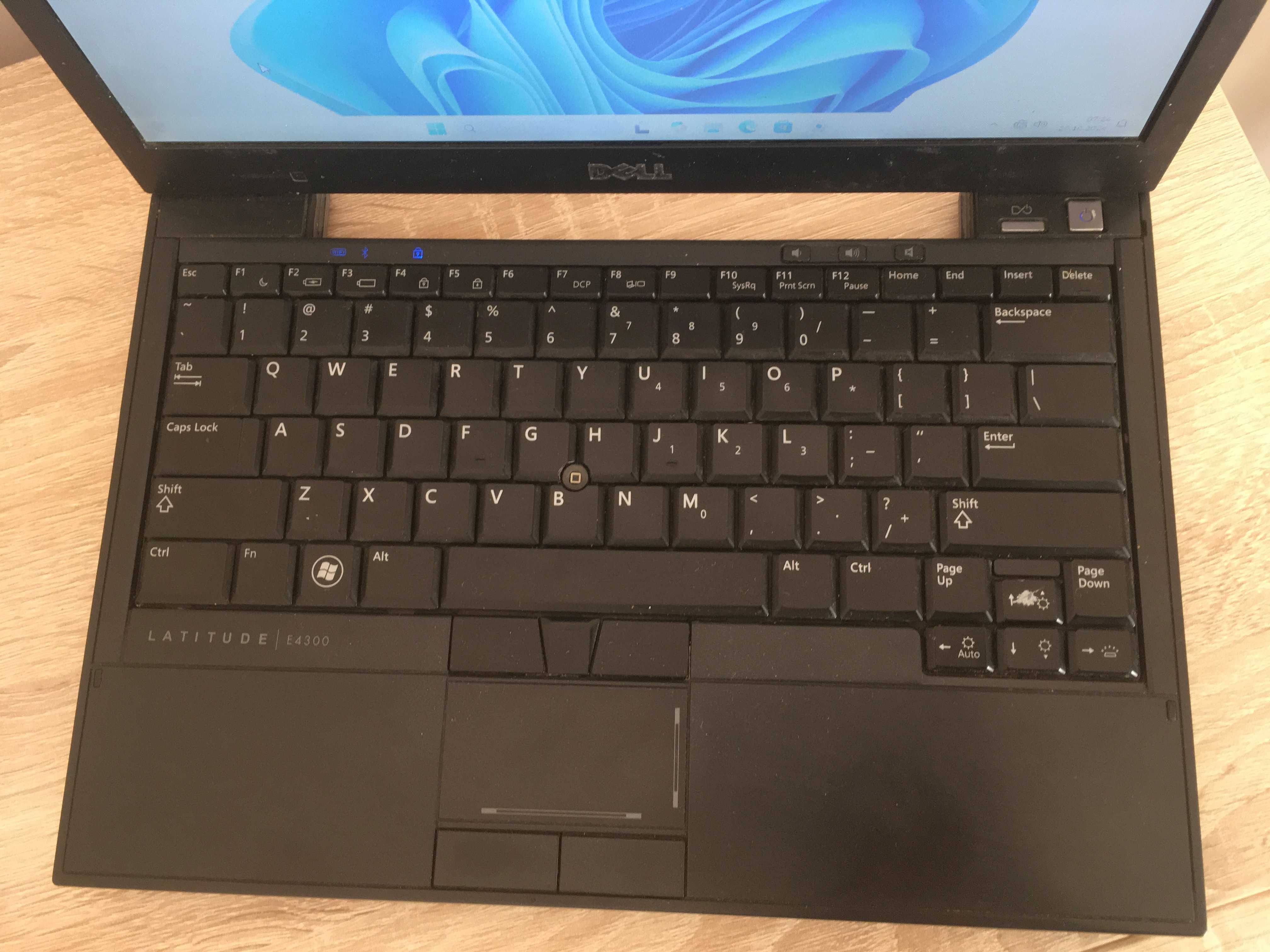 Laptop Dell Latitude E4300, Intel Core 2 Duo P9400, 4/320GB