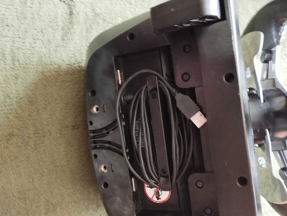 Продам игровой руль Logitech G25