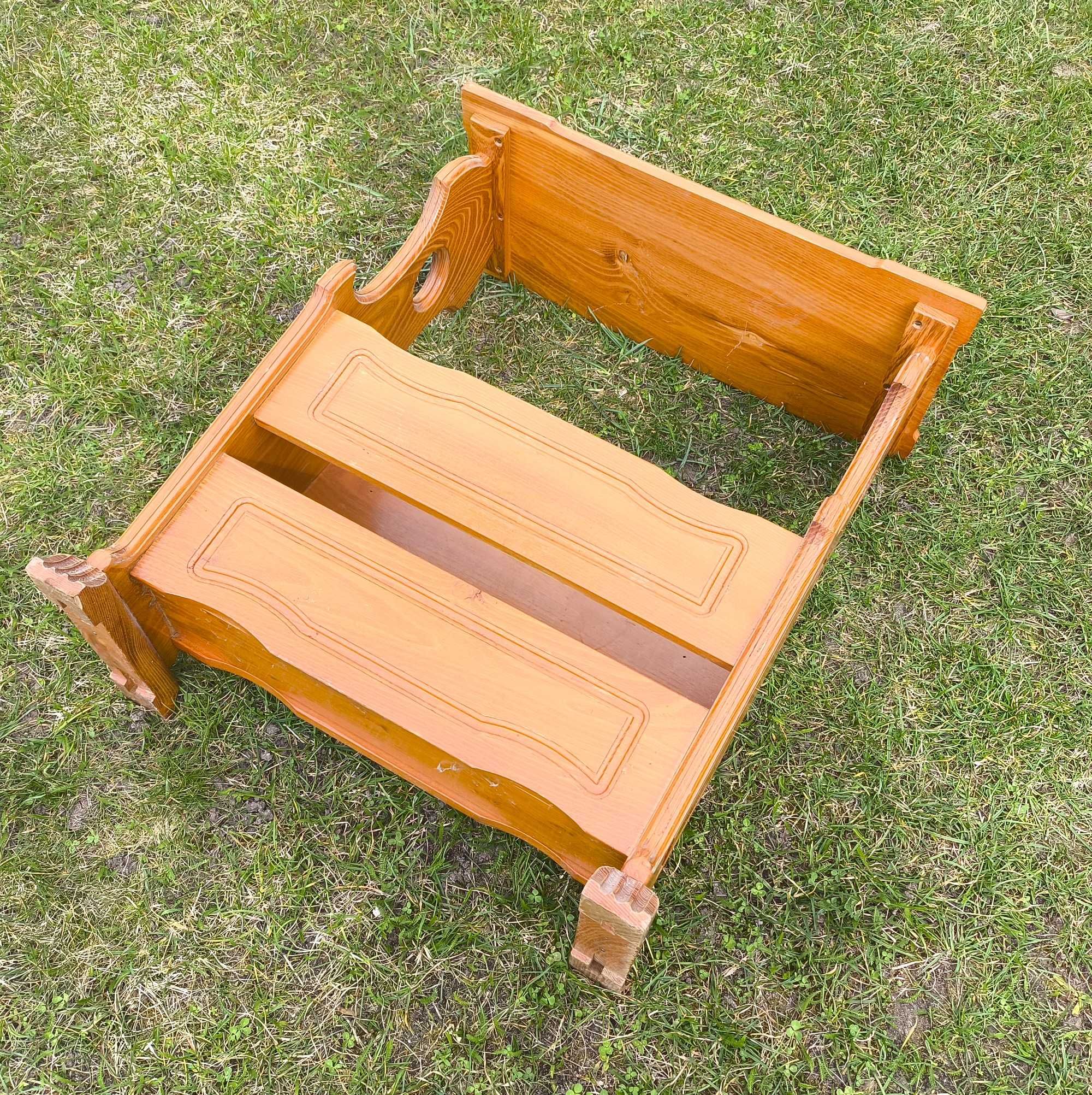 Ładny Drewniany Wysoki Stolik Gazetnik | 55 x 25 x 65 cm | Wysyłka