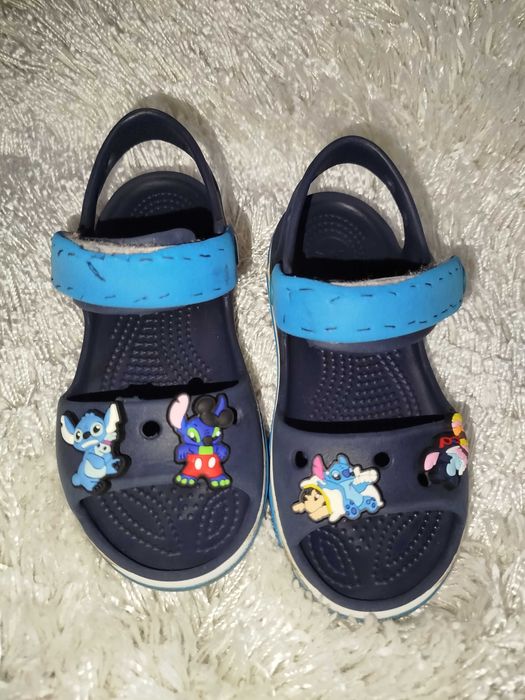 Granatowe Crocs C10 (16/16.5 cm) dla chłopczyka.