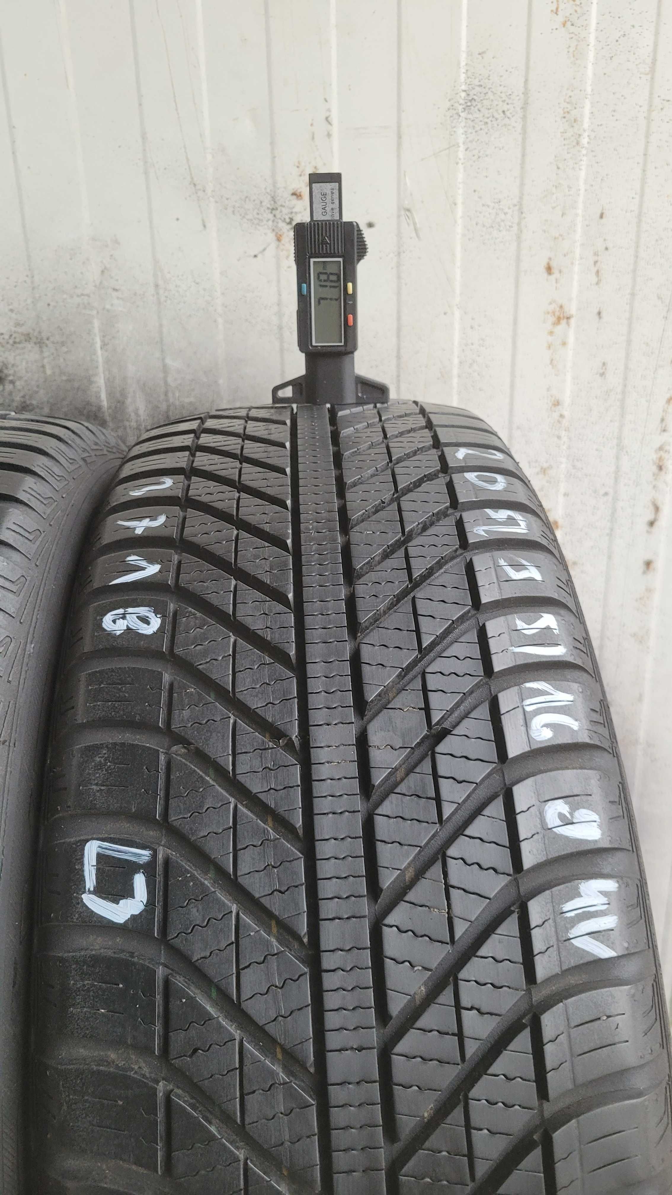 205/55/16 Goodyear Vector 4Seasons  7,5mm 2018r 4szt