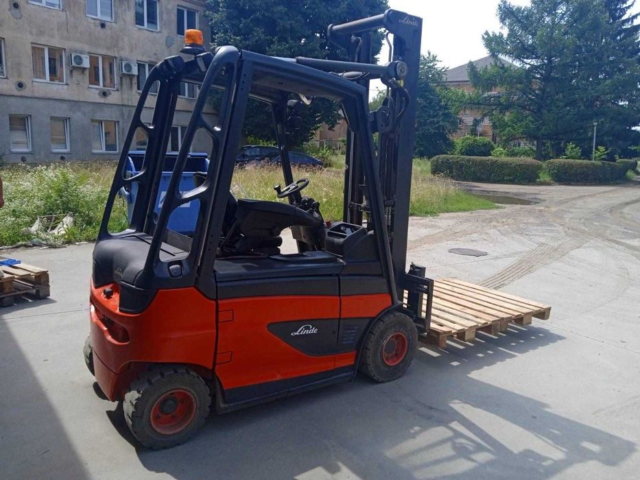 Навантажувач електричний Linde E25-01, 2012р.