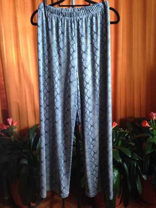 Nowe elastyczne spodnie w rozm. 38/40