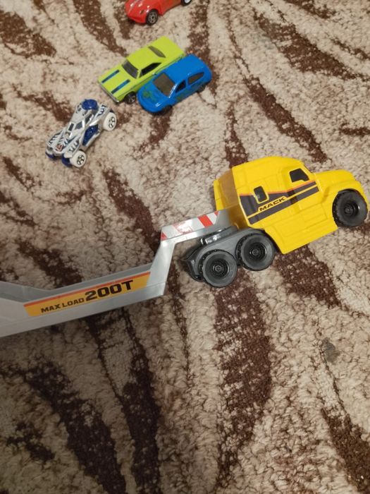 Zestaw autek dla chłopca