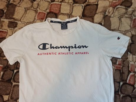 Біла футболка Champion розмір (М)