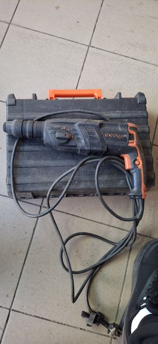 перфоратор Dnipro-M RH-100Q