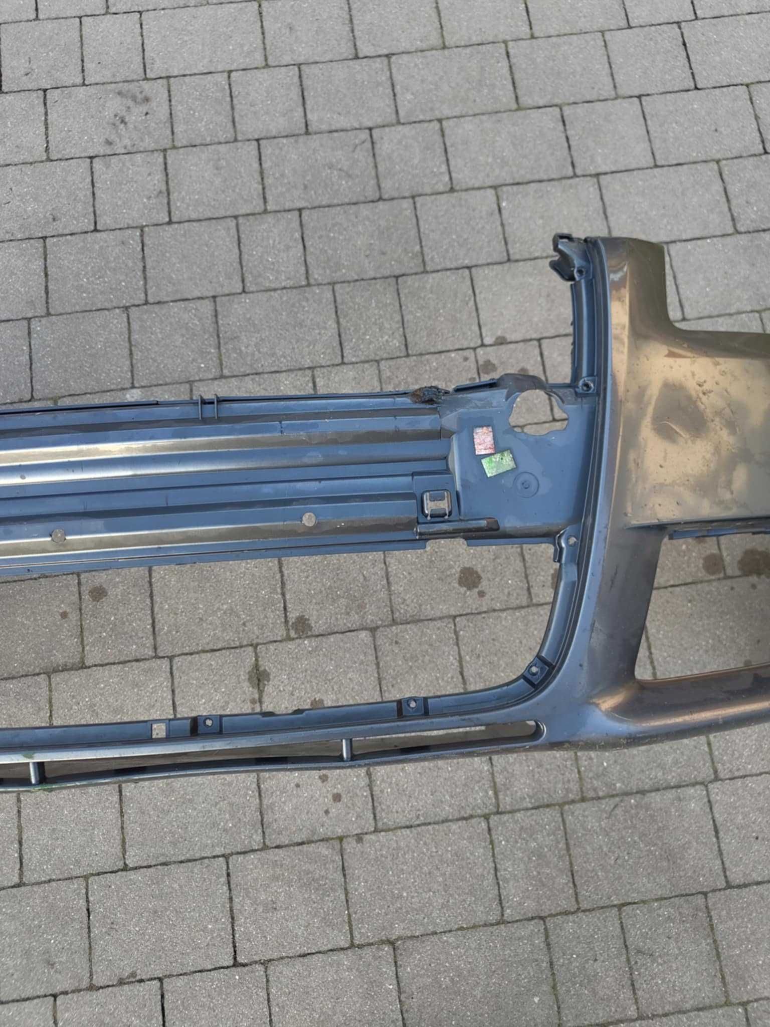 Audi A4 B7 sline przód USA LX7Z (obrysówki)