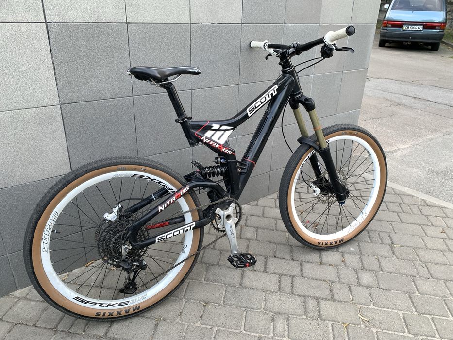 Двухподвес обслужений велосипед mtb Scott Nitrous