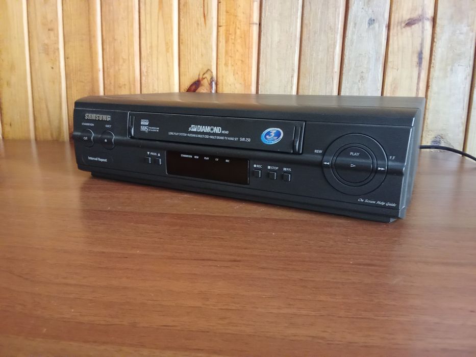Відеомагнітофон Samsung VHS