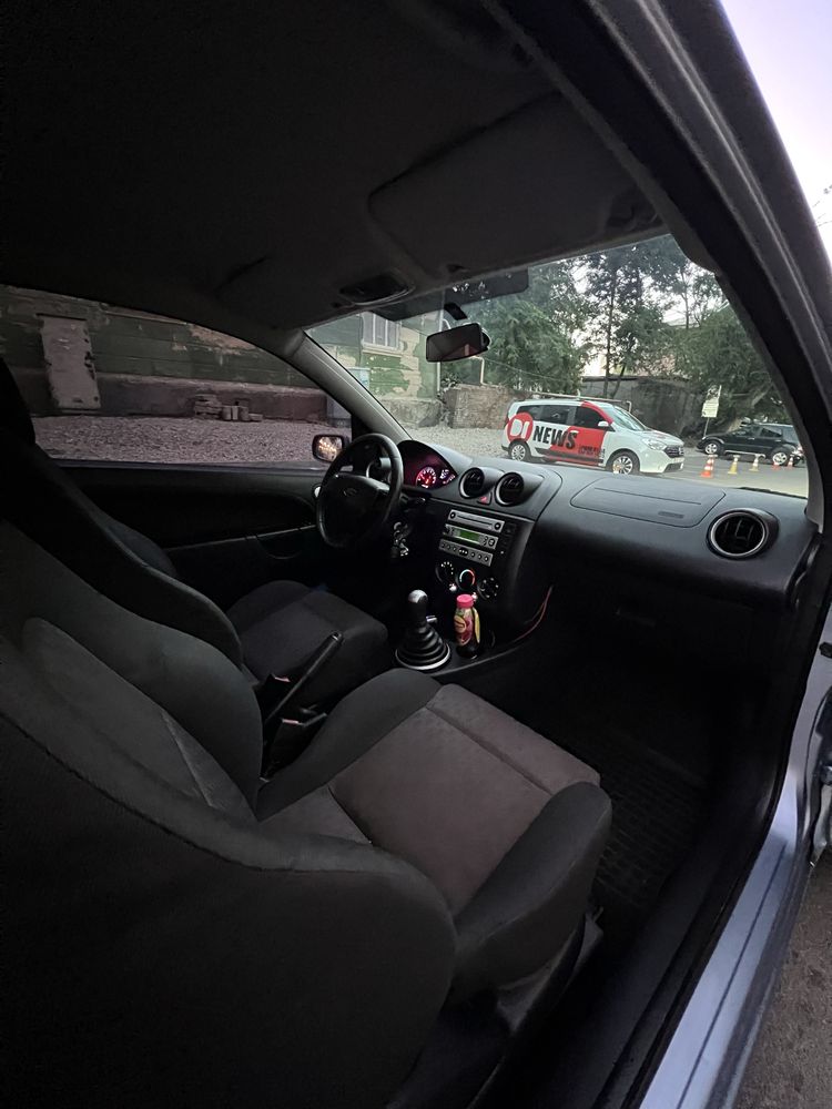 Ford Fiesta ST line 1.6 2006 год