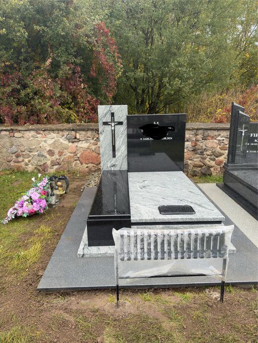 Pomniki/Parapety/Grobowce