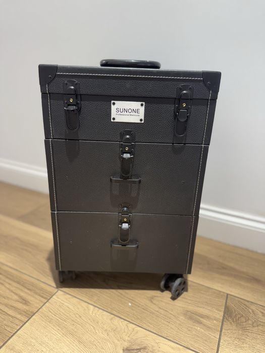 kuferek kosmetyczny na kółkach marki SUNONE