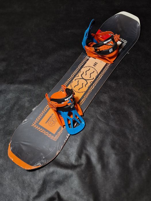 Dziecięca deska snowboardowa Rome Minishred 110 cm komplet wiązania