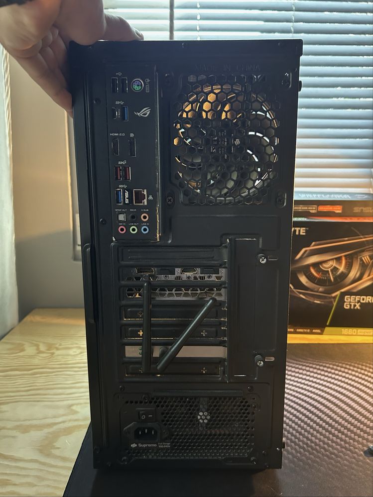 Komputer Stacjonarny ( AMD 5 3600, 16GB RAM, 1T SSD, 1660super )