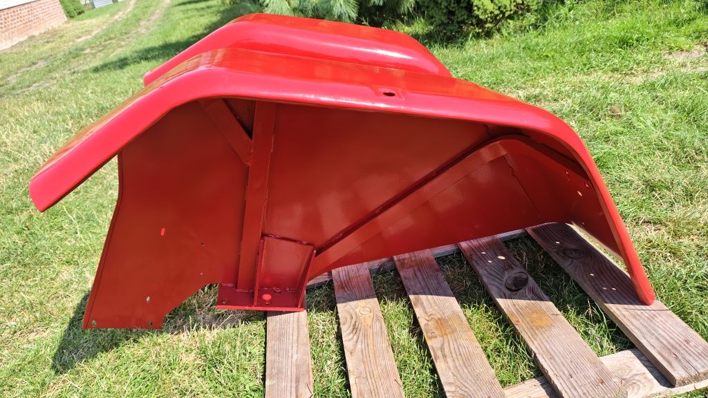 błotniki do Ursusa C-330 w idealnym stanie.