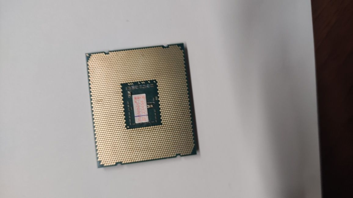 Продам процесор Xeon 2678v3