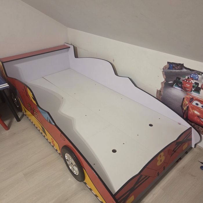 Łóżko auto wzmacniane