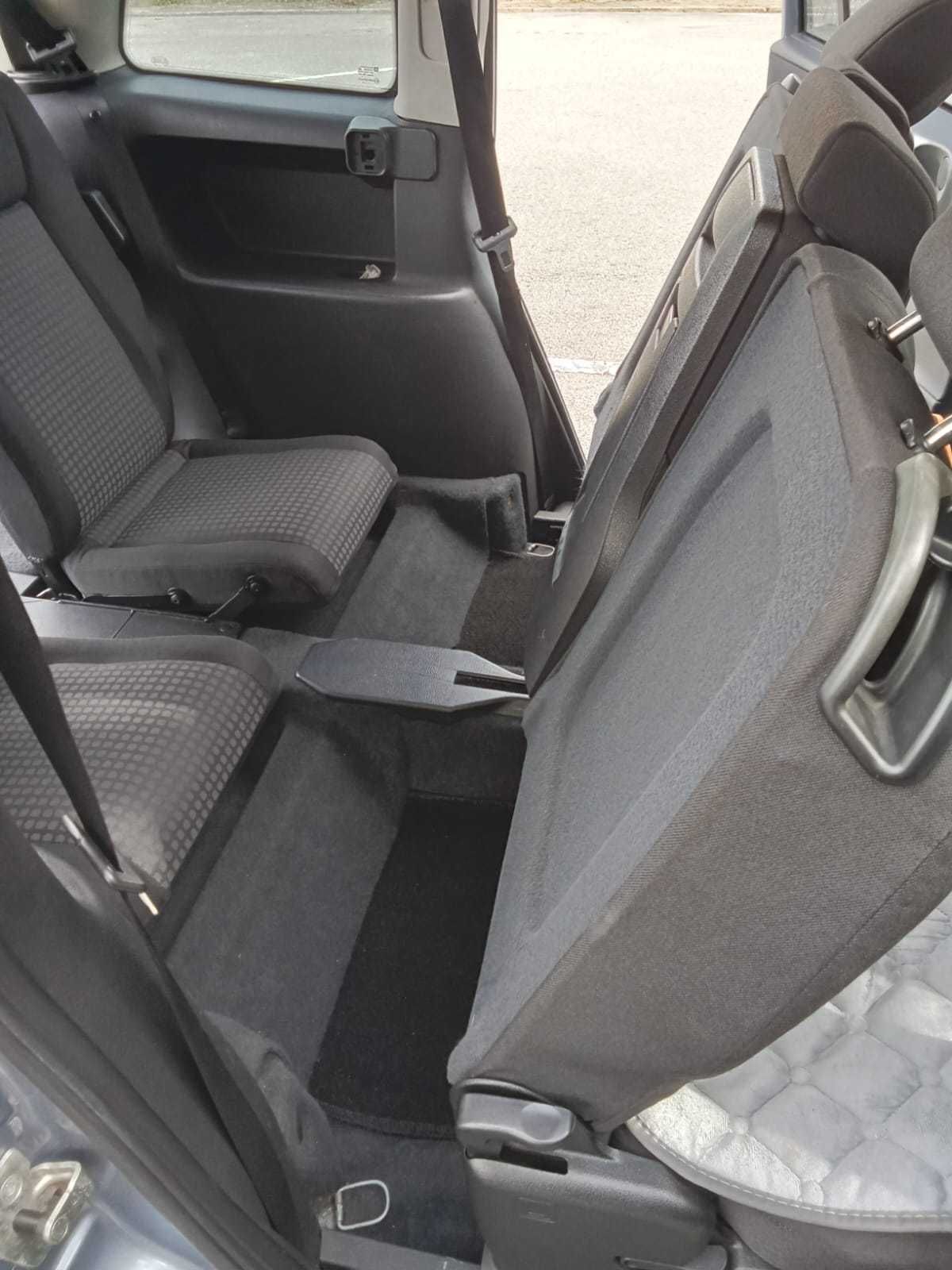 Opel Zafira 2.0 (7 lugares)