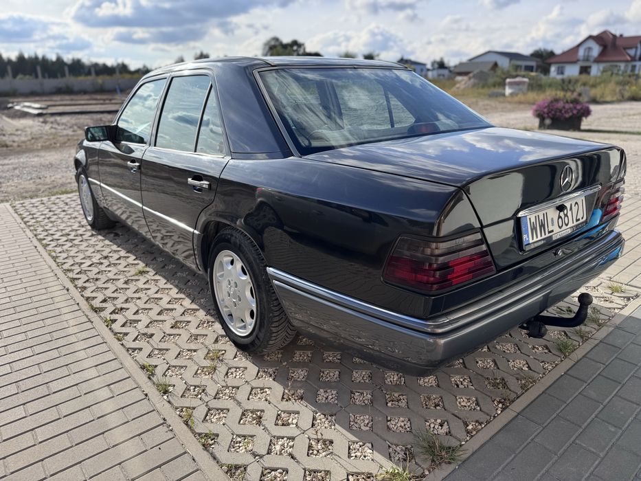 E Klasa e220 Mercedes W124 ładny baleron :)