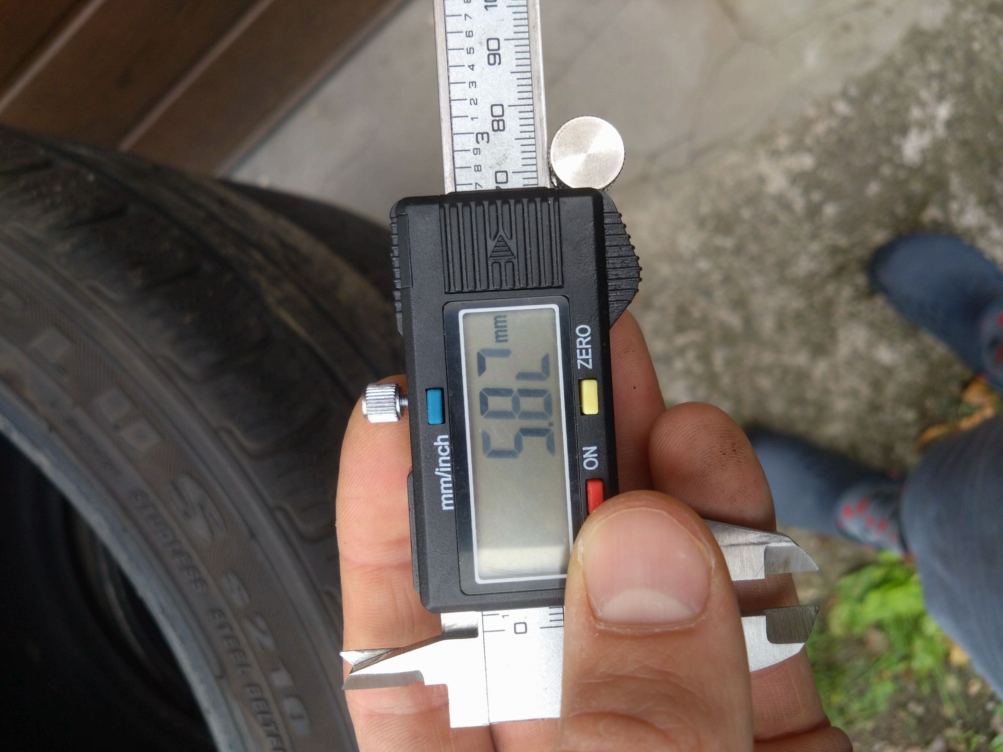 Opony zimowe 235/40/R18