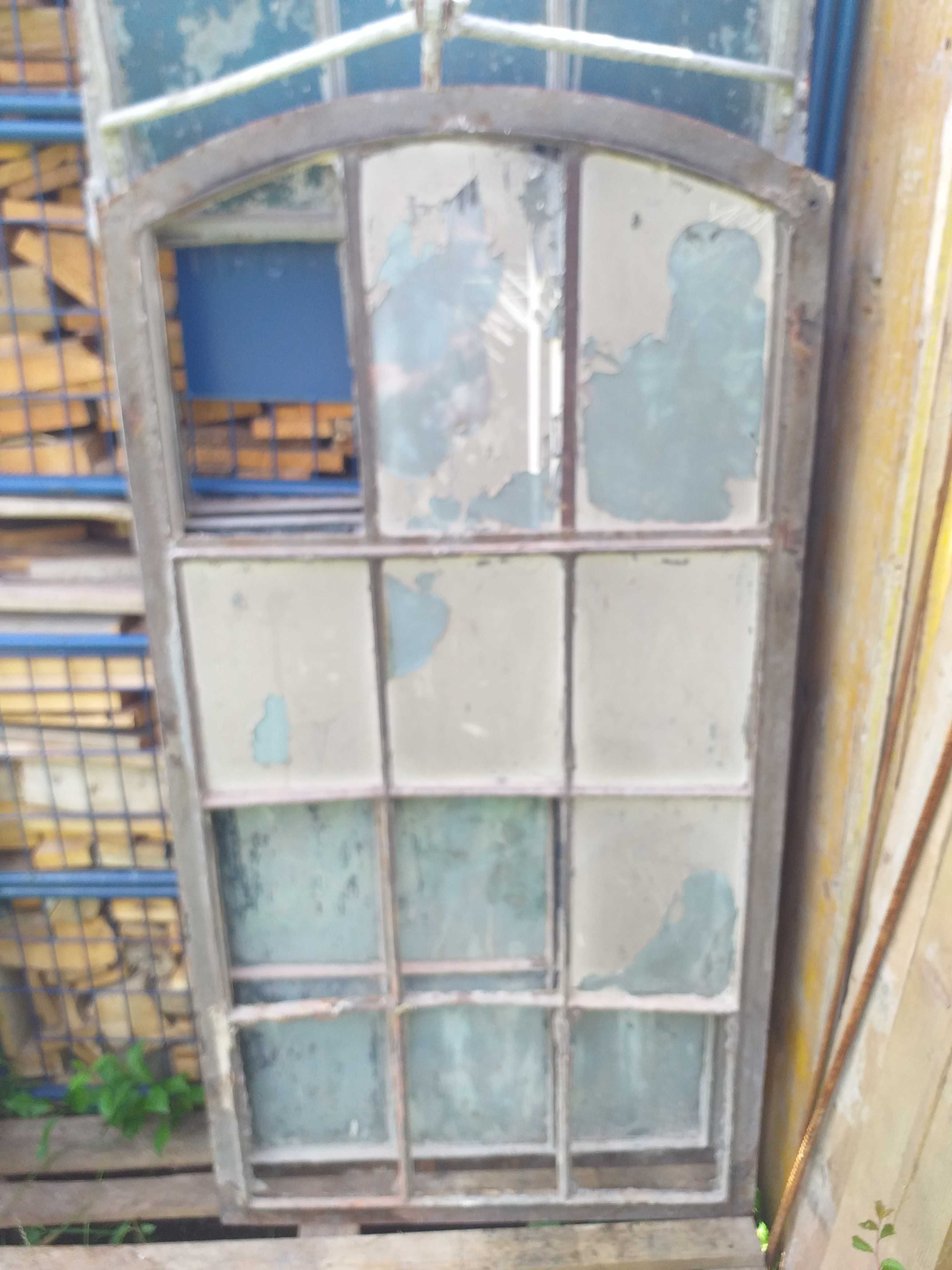 Okna żeliwne stare stalowe