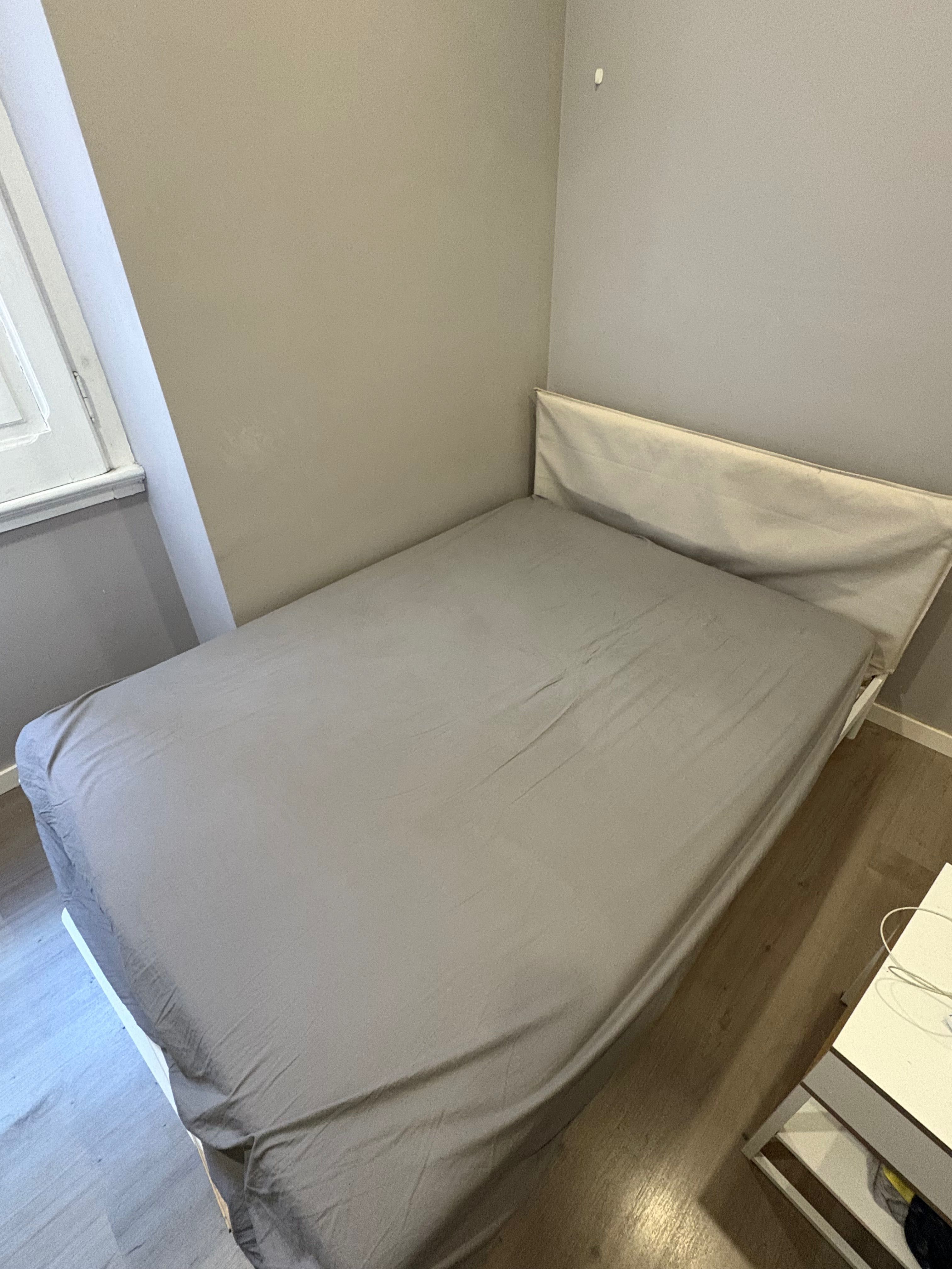 Cama de casal com colchão