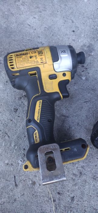 Zakretarka dewalt DCF887 bezszczotkowa wkrętarka udarow 18v body klucz